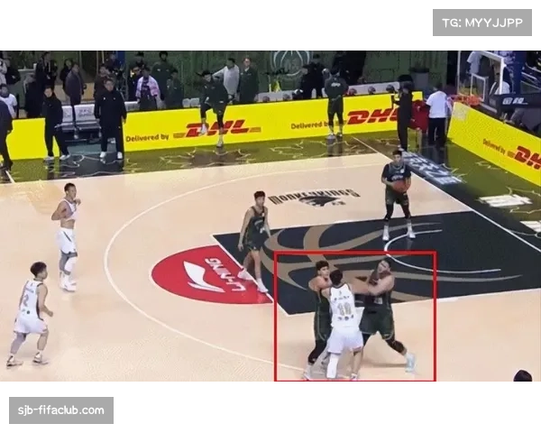 左朕年垃圾时间投篮选择 引发万人互撕场面失控